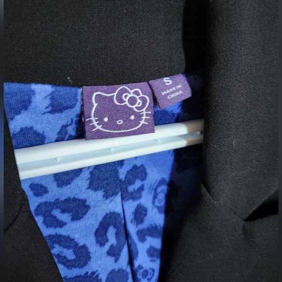 Ladies Hello Kitty Blazer - Picture 3 of 6